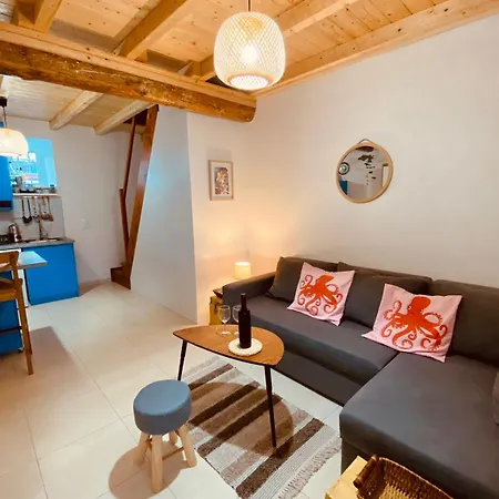 Malta House In *